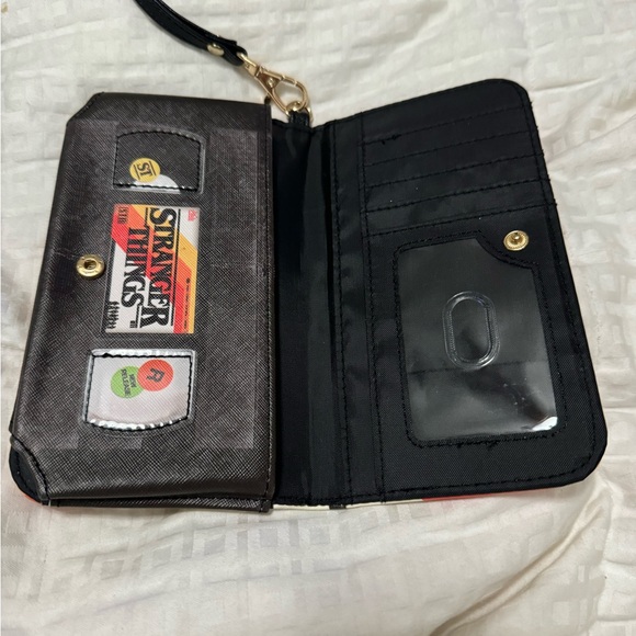 STRANGER THINGS Multicolor Wristlet/Wallet - Picture 3 of 5